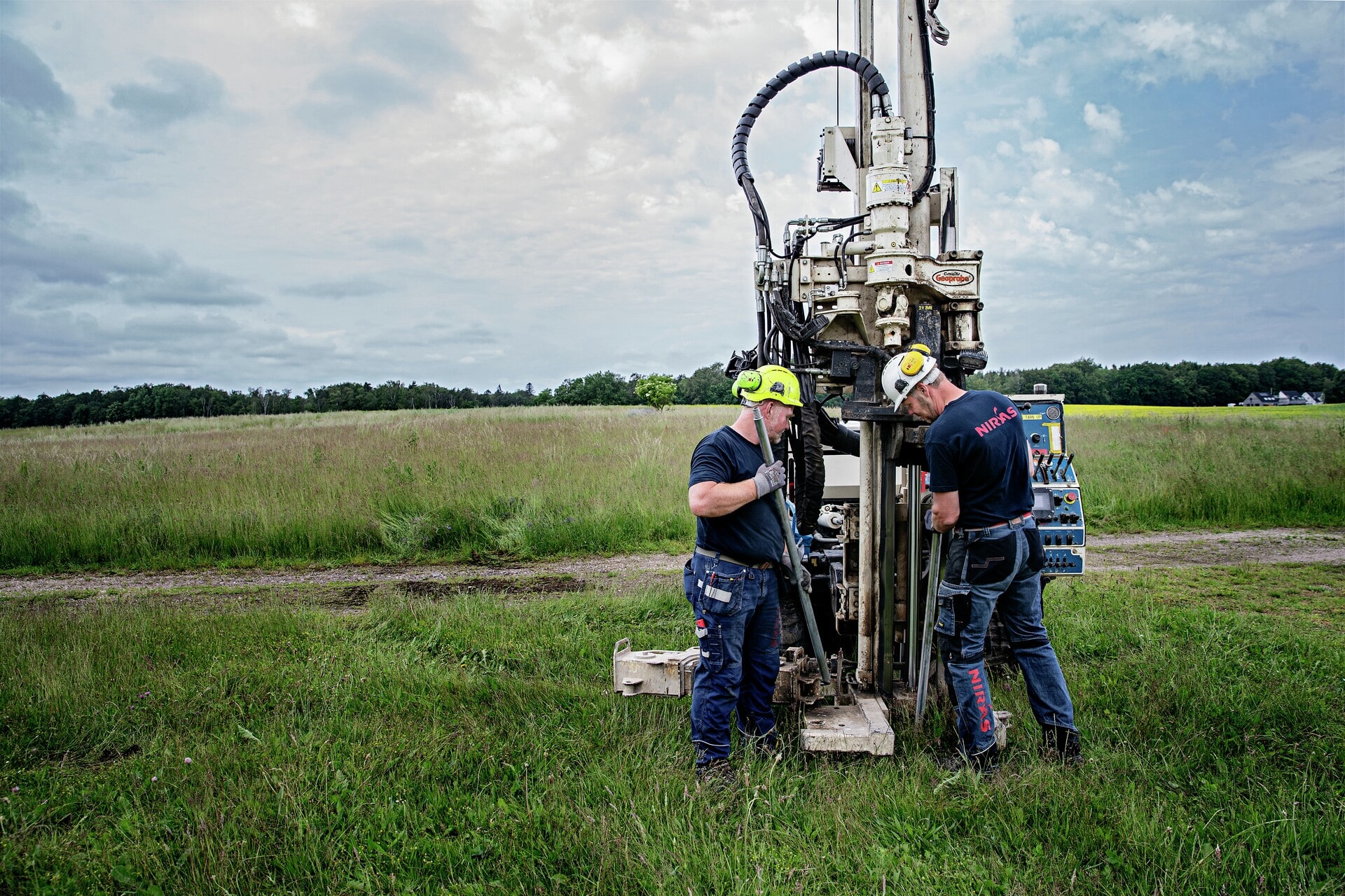 Employees With Geoprobe. Lars Prinds Hedegaard LPH Martin Eklund BME NS 08317 1920 Photo Jon Nordahl Min