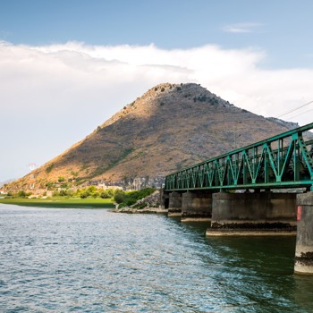 Lot 2 Win Banner Istock 506104004