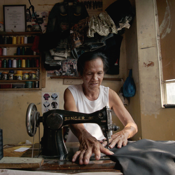 With the support of STVC MCRP, this participant or project-affected person successfully acquired a brand-new sewing machine for his livelihood.