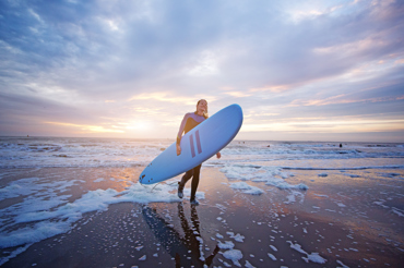 Surfer I Havskum