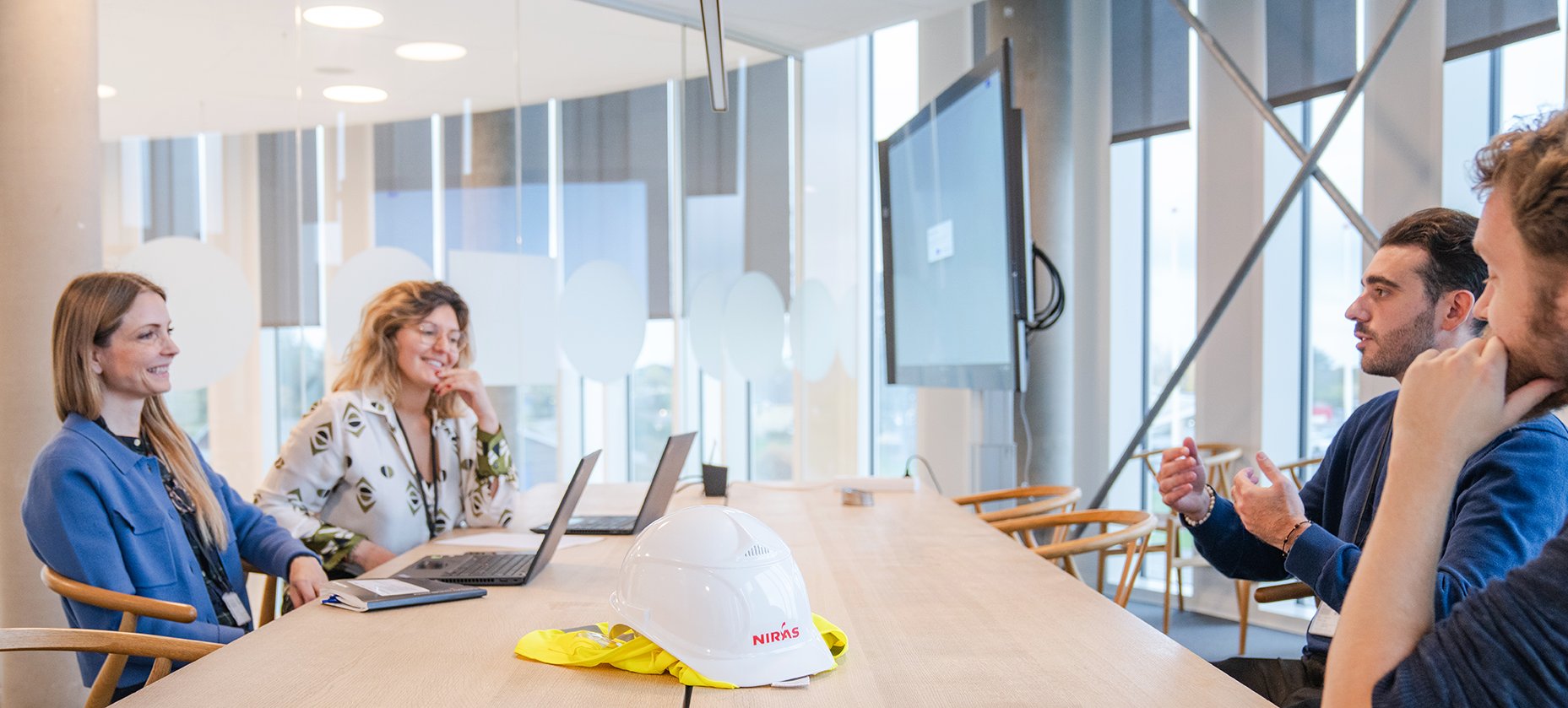 Coro Web Nina Maud 2 Mirrored Compressed